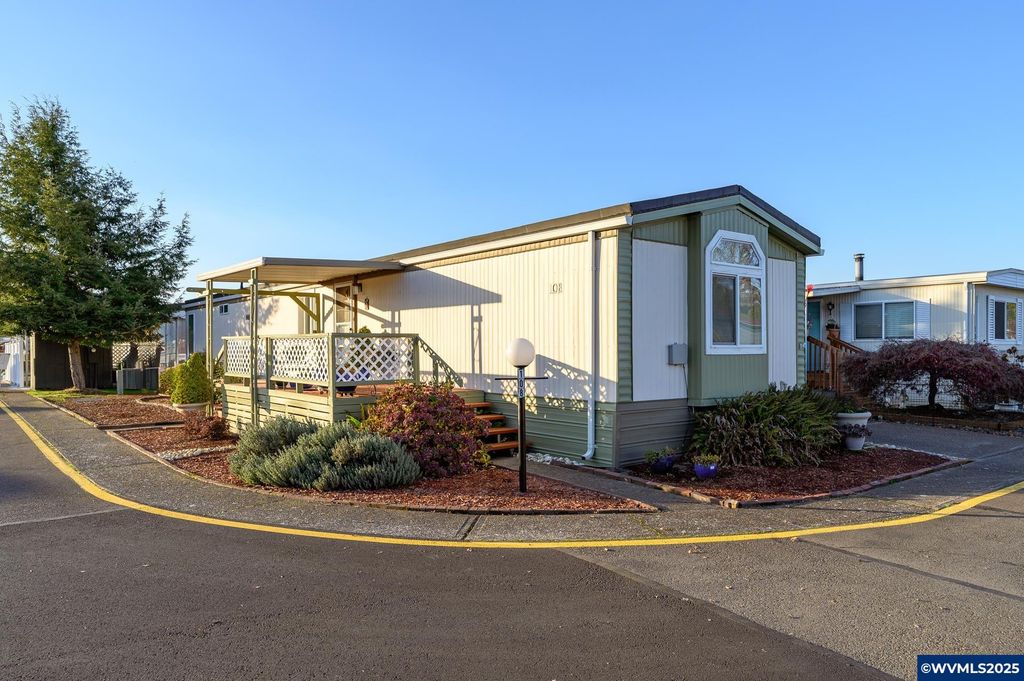 2902 E 2nd St 108, Newberg, OR 97132