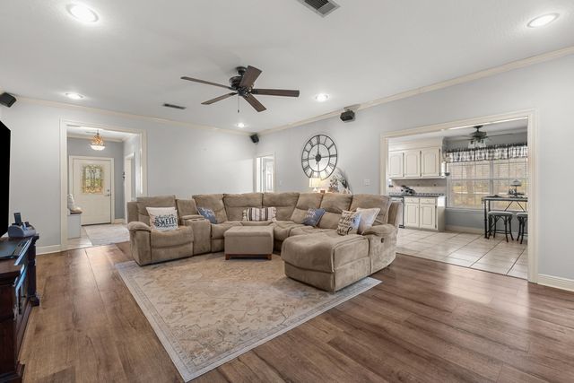 8 Holly Trail, Petal, MS 39465