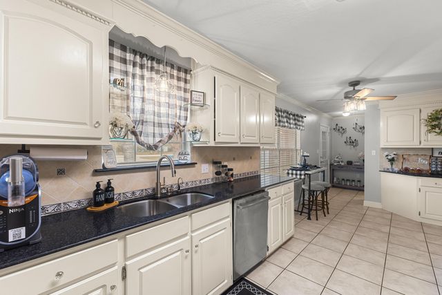 8 Holly Trail, Petal, MS 39465