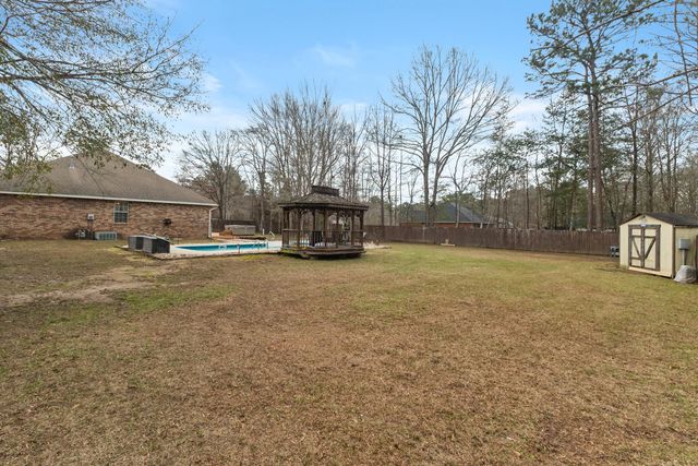 8 Holly Trail, Petal, MS 39465