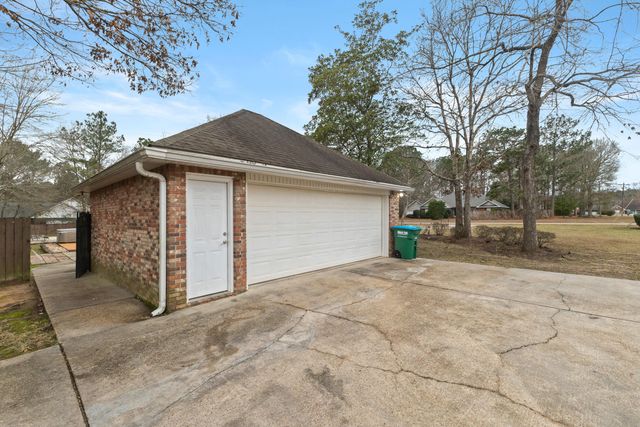 8 Holly Trail, Petal, MS 39465