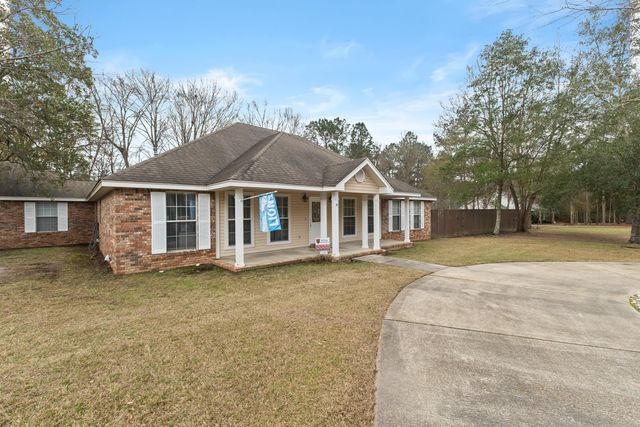 8 Holly Trail, Petal, MS 39465