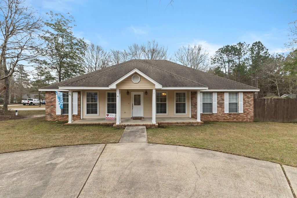 8 Holly Trail, Petal, MS 39465