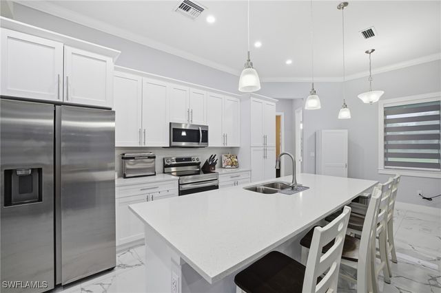 2842 8th AVE NE, Naples, FL 34120