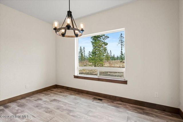 17372 W Kathleen Ave, Hauser, ID 83854