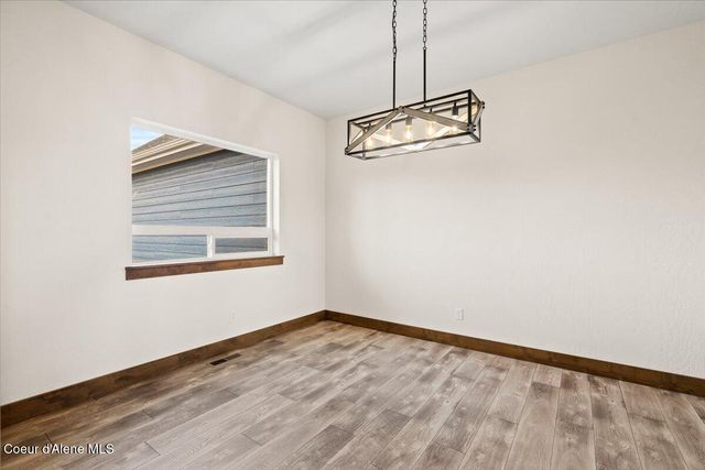 17372 W Kathleen Ave, Hauser, ID 83854