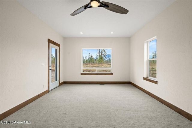 17372 W Kathleen Ave, Hauser, ID 83854