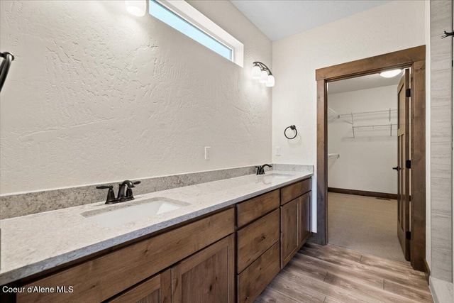 17372 W Kathleen Ave, Hauser, ID 83854