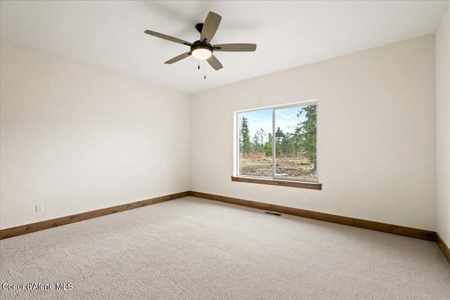 17372 W Kathleen Ave, Hauser, ID 83854