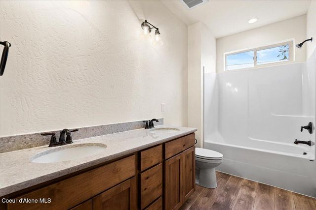 17372 W Kathleen Ave, Hauser, ID 83854