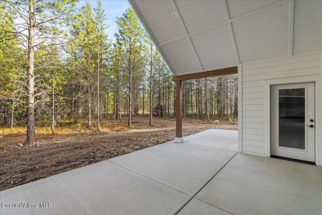 17372 W Kathleen Ave, Hauser, ID 83854