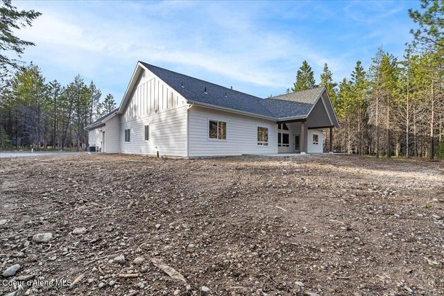 17372 W Kathleen Ave, Hauser, ID 83854