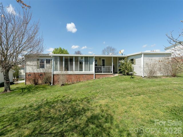 4 N Marjorie Lane, Hendersonville, NC 28792