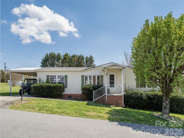 4 N Marjorie Lane, Hendersonville, NC 28792