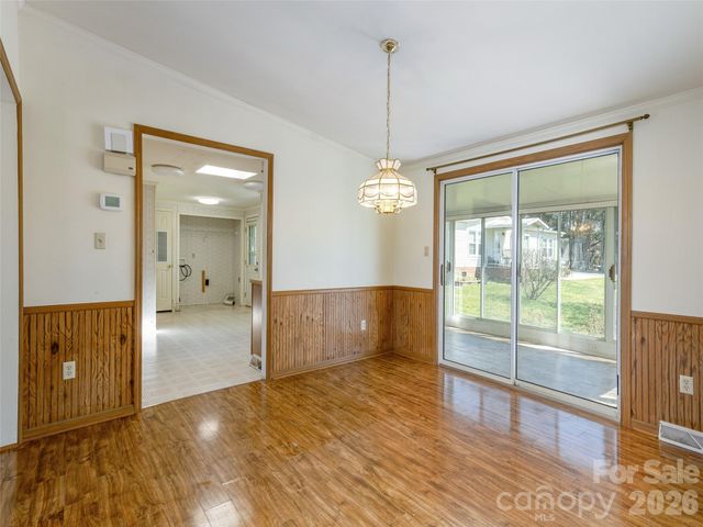 4 N Marjorie Lane, Hendersonville, NC 28792