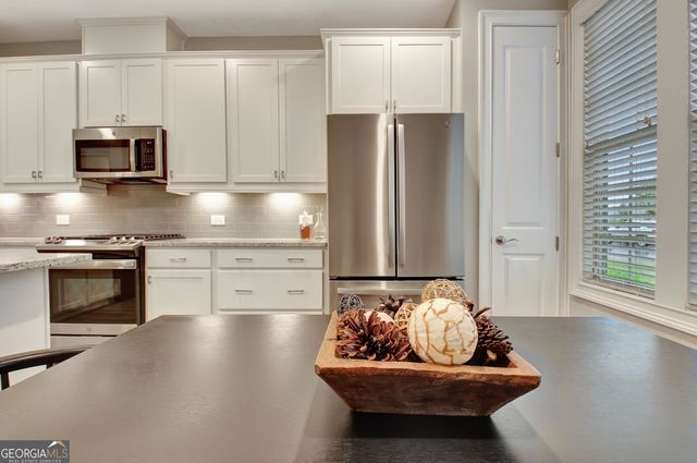 525 Hazelnut Drive, Peachtree City, GA 30269