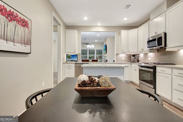 525 Hazelnut Drive, Peachtree City, GA 30269