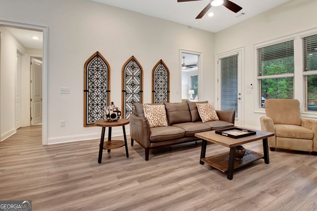 525 Hazelnut Drive, Peachtree City, GA 30269