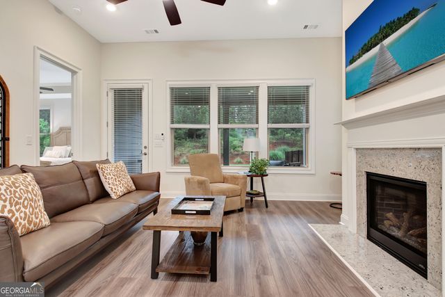525 Hazelnut Drive, Peachtree City, GA 30269