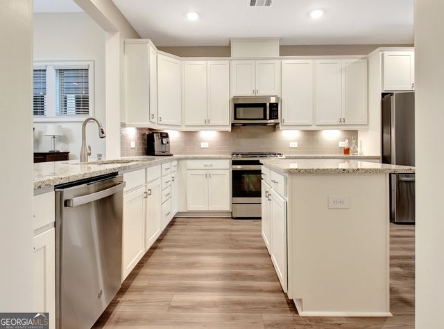525 Hazelnut Drive, Peachtree City, GA 30269
