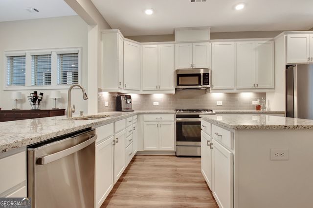 525 Hazelnut Drive, Peachtree City, GA 30269