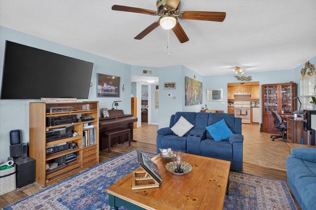 6100 GULFPORT BOULEVARD S 401, Gulfport, FL 33707