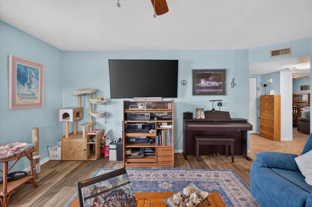 6100 GULFPORT BOULEVARD S 401, Gulfport, FL 33707
