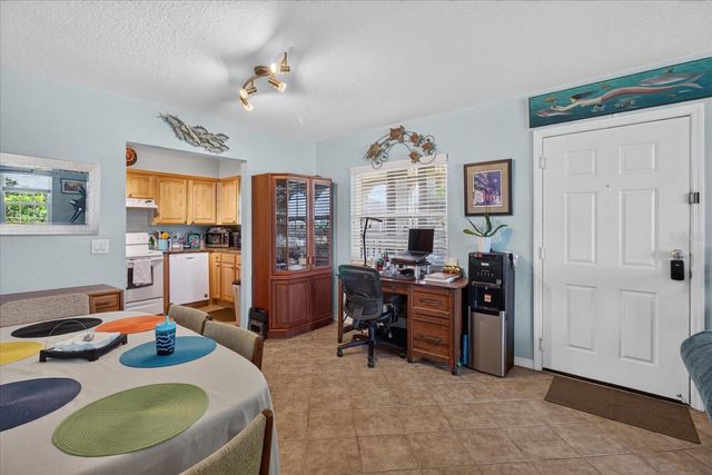 6100 GULFPORT BOULEVARD S 401, Gulfport, FL 33707