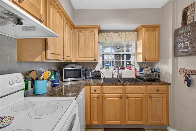 6100 GULFPORT BOULEVARD S 401, Gulfport, FL 33707