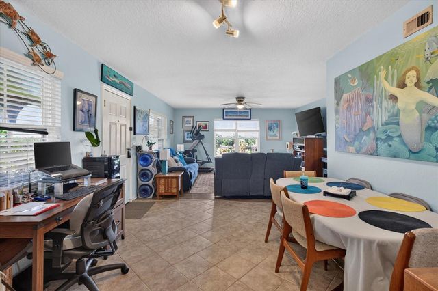 6100 GULFPORT BOULEVARD S 401, Gulfport, FL 33707