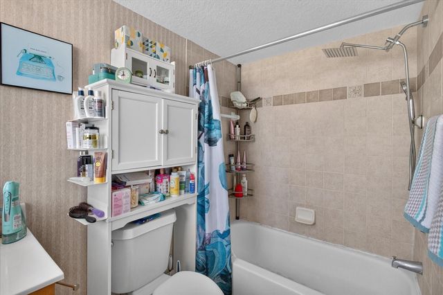 6100 GULFPORT BOULEVARD S 401, Gulfport, FL 33707