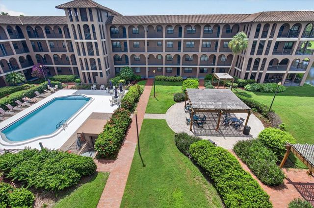 6100 GULFPORT BOULEVARD S 401, Gulfport, FL 33707