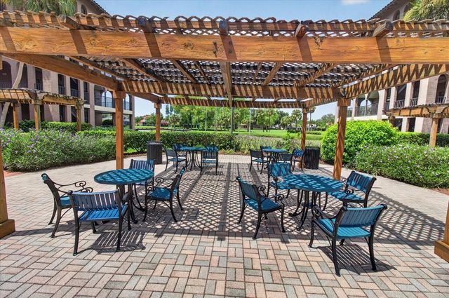 6100 GULFPORT BOULEVARD S 401, Gulfport, FL 33707