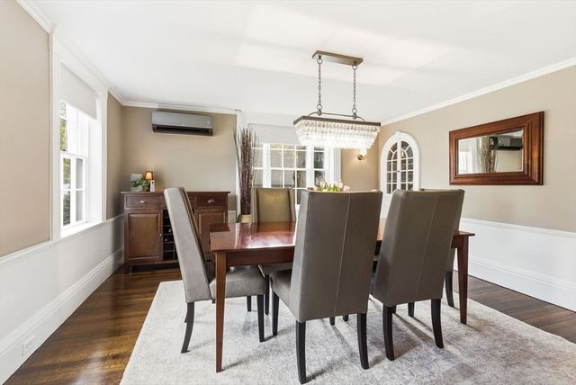 5 Great Rd, Bedford, MA 01730