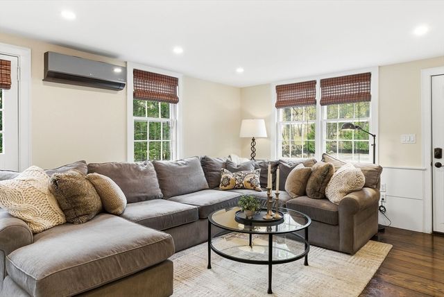 5 Great Rd, Bedford, MA 01730