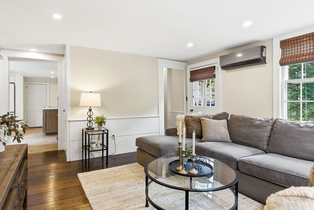 5 Great Rd, Bedford, MA 01730