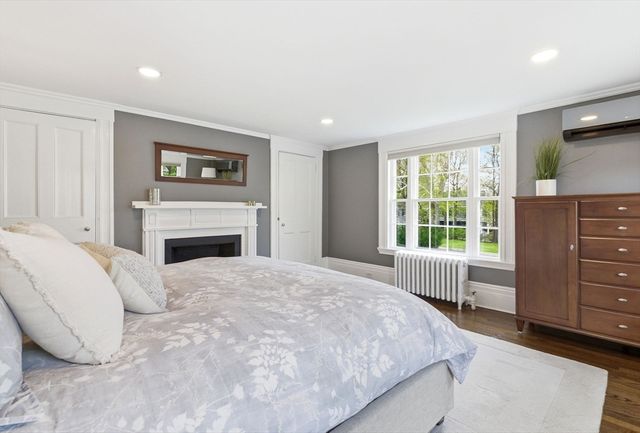 5 Great Rd, Bedford, MA 01730