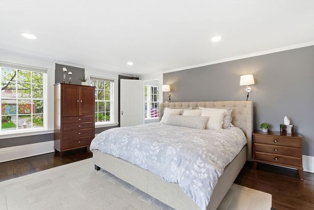 5 Great Rd, Bedford, MA 01730