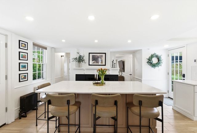 5 Great Rd, Bedford, MA 01730