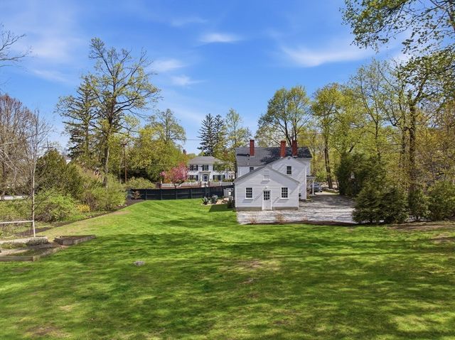 5 Great Rd, Bedford, MA 01730