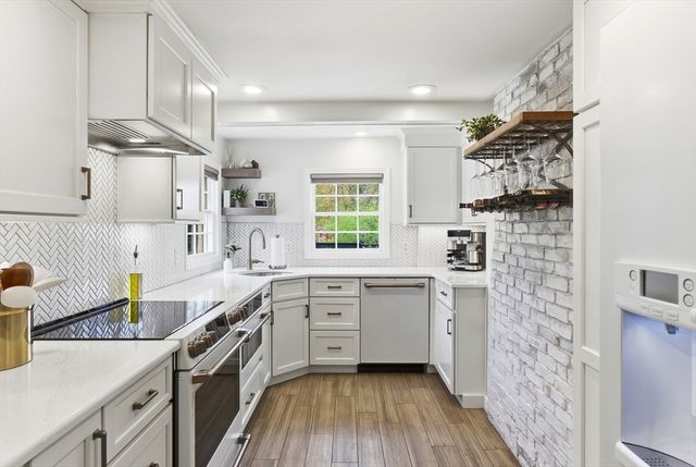 5 Great Rd, Bedford, MA 01730