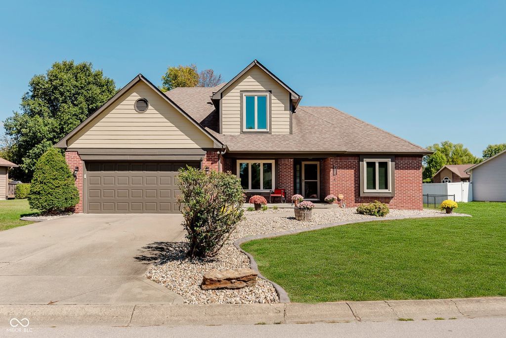 6548 Springview Drive, Avon, IN 46123
