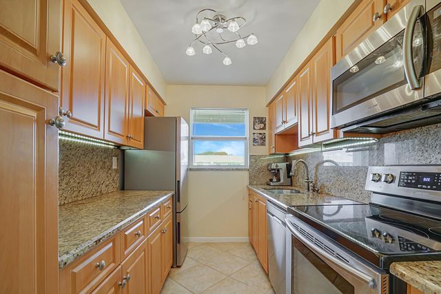 202 High Point Terrace W A, Delray Beach, FL 33445