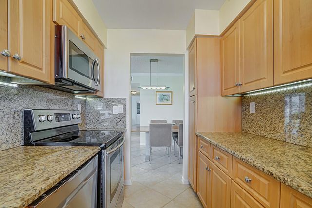 202 High Point Terrace W A, Delray Beach, FL 33445