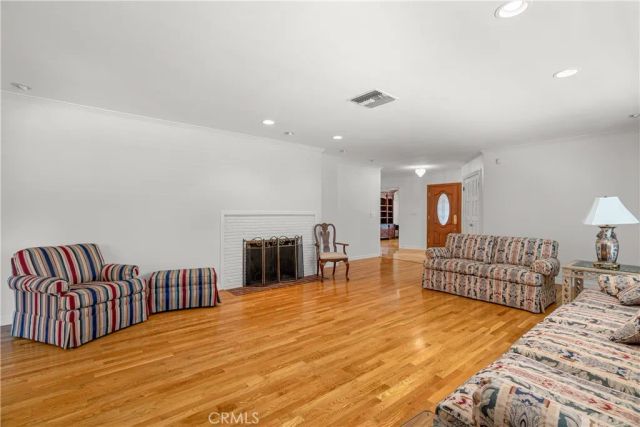 591 Busch Place, Pasadena, CA 91105