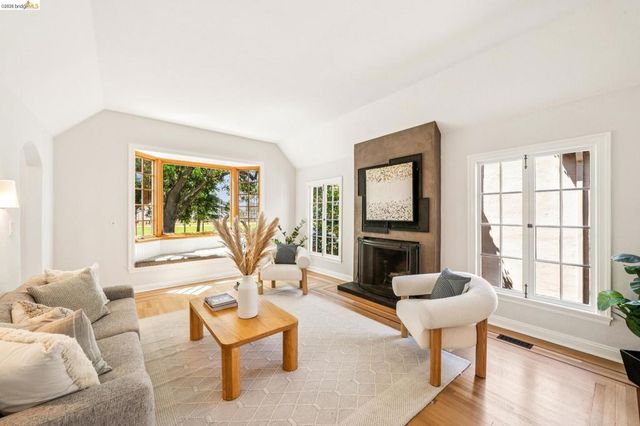 1339 Thousand Oaks Blvd., Albany, CA 94706
