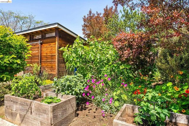1339 Thousand Oaks Blvd., Albany, CA 94706