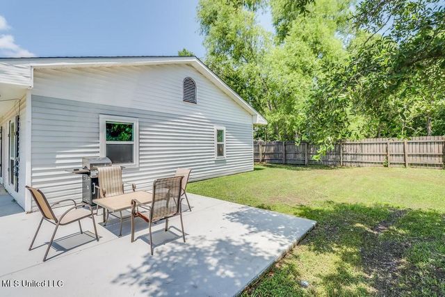 410 Old Spanish Trail, B, Waveland, MS 39576