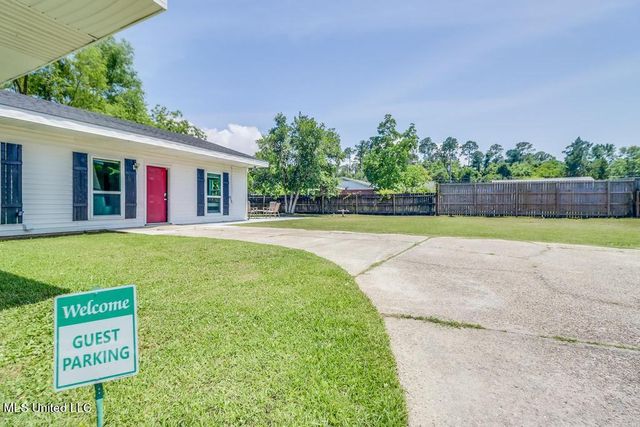 410 Old Spanish Trail, B, Waveland, MS 39576