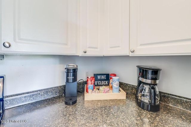 410 Old Spanish Trail, B, Waveland, MS 39576